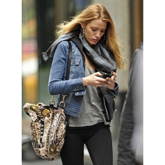 NWT Authentic Gucci Runway Check Silk Blend Scarf - Picture 6 of 8